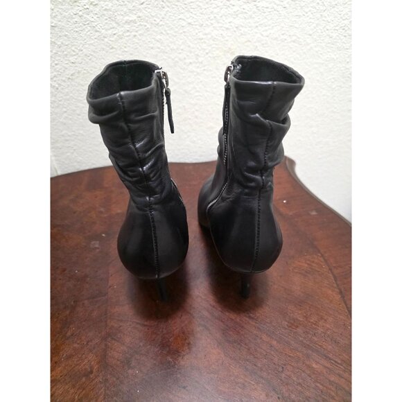 Bella Vita Leather Pointed Toe Ankle Boots Side Zippers & Kitten Heels Size 7.5w - Picture 5 of 13